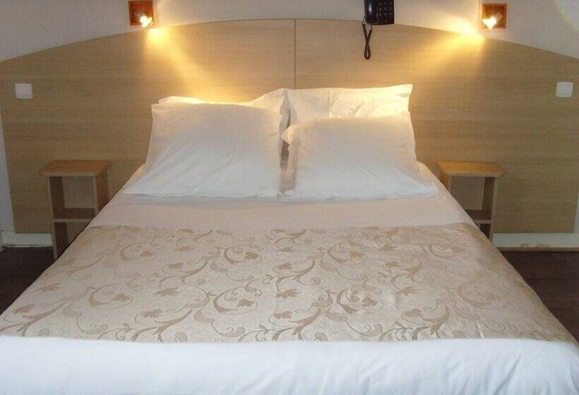 בית מלון כפרי De Rennes