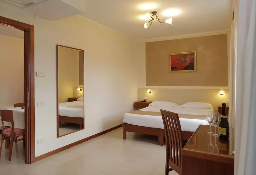 Отель Michelangelo