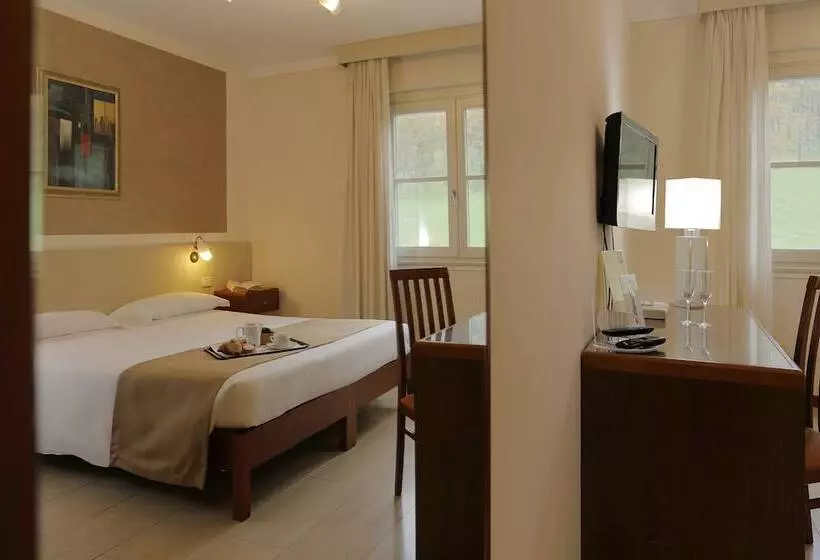 Отель Michelangelo