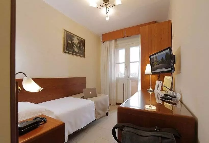 Отель Michelangelo