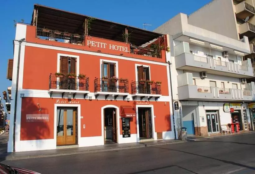 هتل Petit