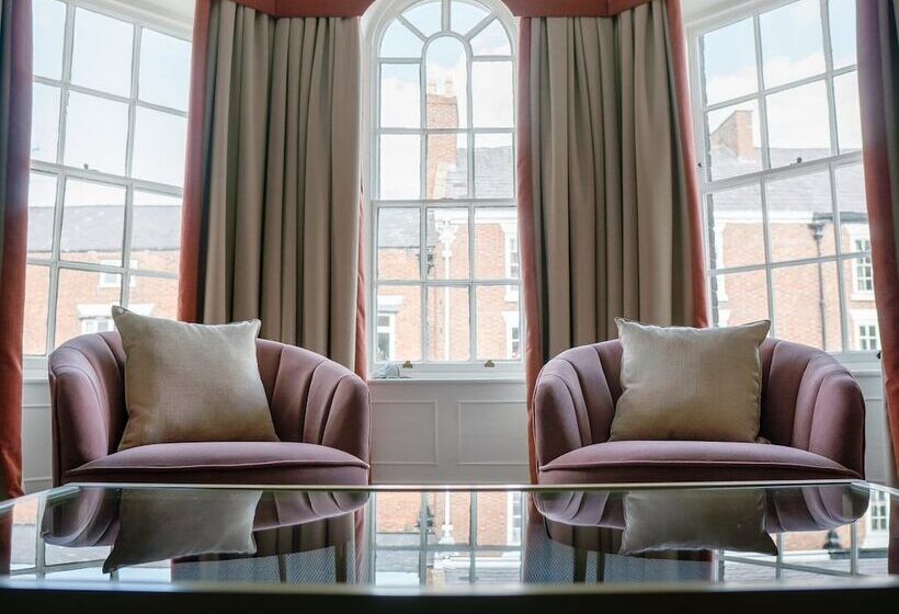 Отель The Swan At Tarporley