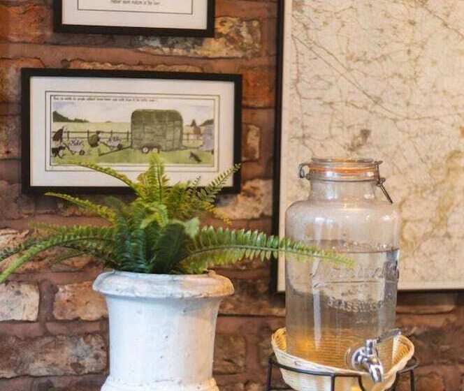 Отель The Swan At Tarporley