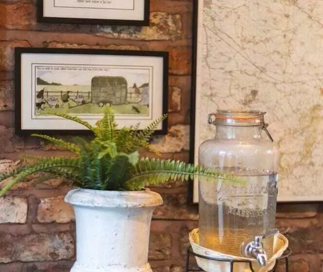 Hotel The Swan At Tarporley