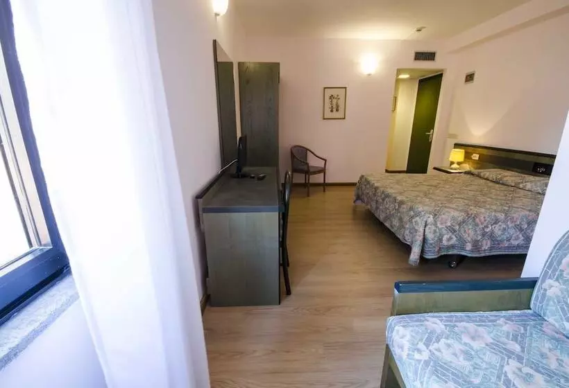 ホテル Torre Del Sole