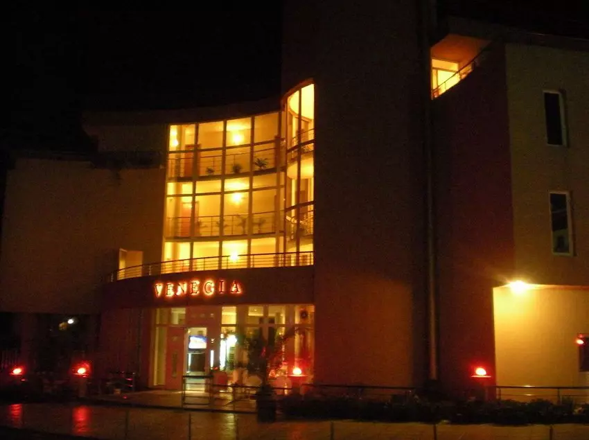 فندق Venecia