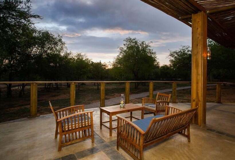 Kubu Safari Lodge