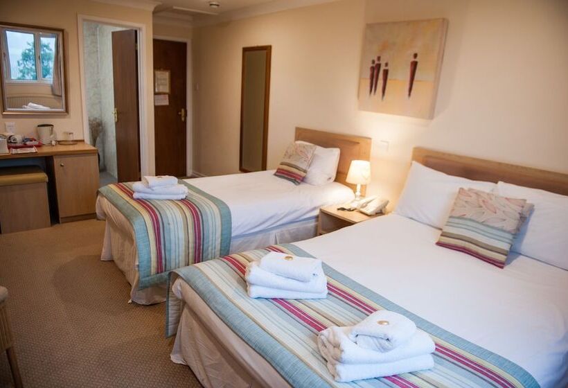 Llanwenarth Hotel & Riverside Restaurant