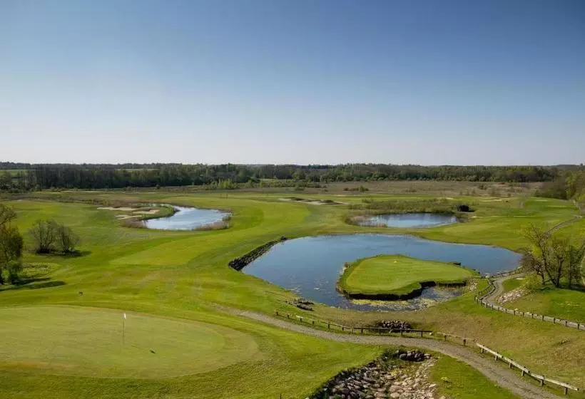 National Golf Resort