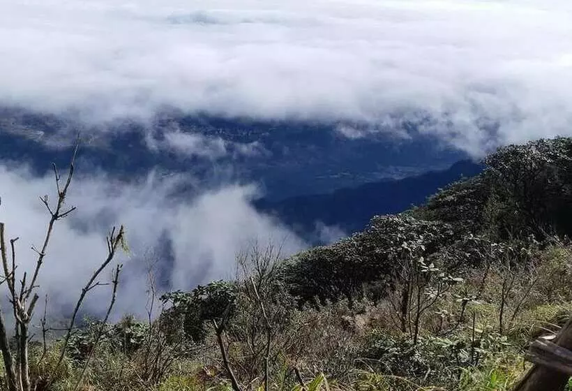 تختخواب و صبحانه A Single Room In A Nice Palais