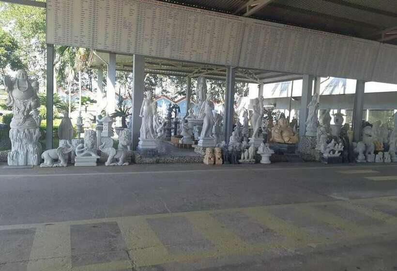 تختخواب و صبحانه A Single Room In A Nice Palais