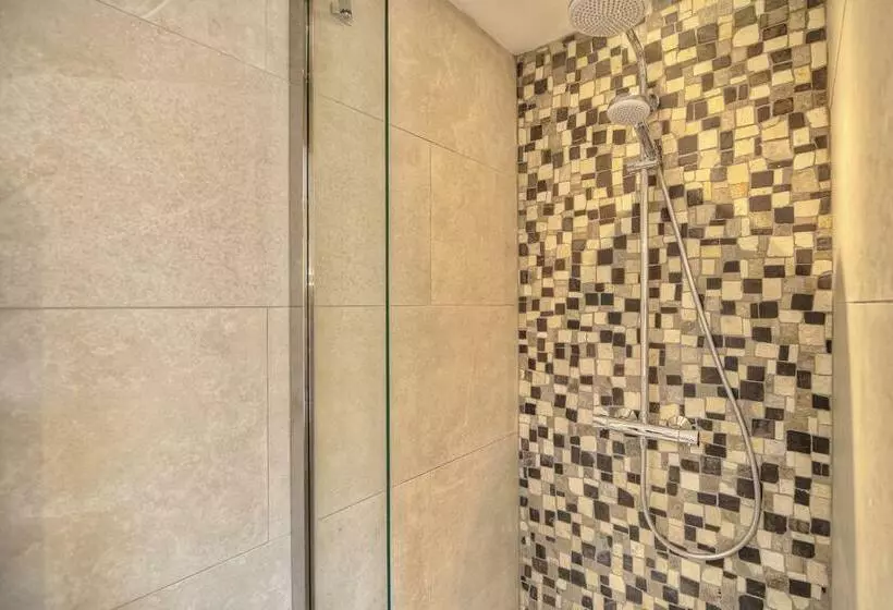 Aamiaismajoitus (B&B) Le Refuge   Gigaro Lodges