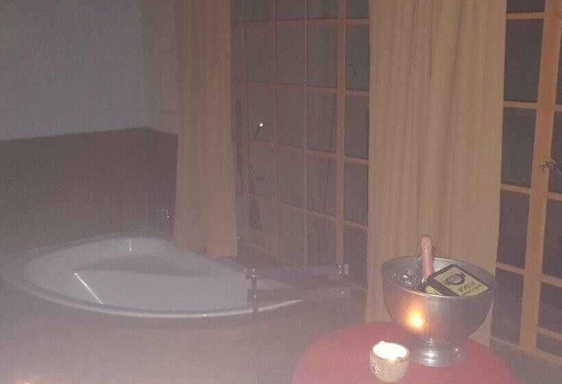 Bed and Breakfast Since 2006 African Silhouette Offers Safe, Tranquil And Highly Recommended Stays