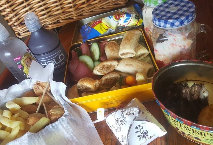 Bed and Breakfast Since 2006 African Silhouette Offers Safe, Tranquil And Highly Recommended Stays