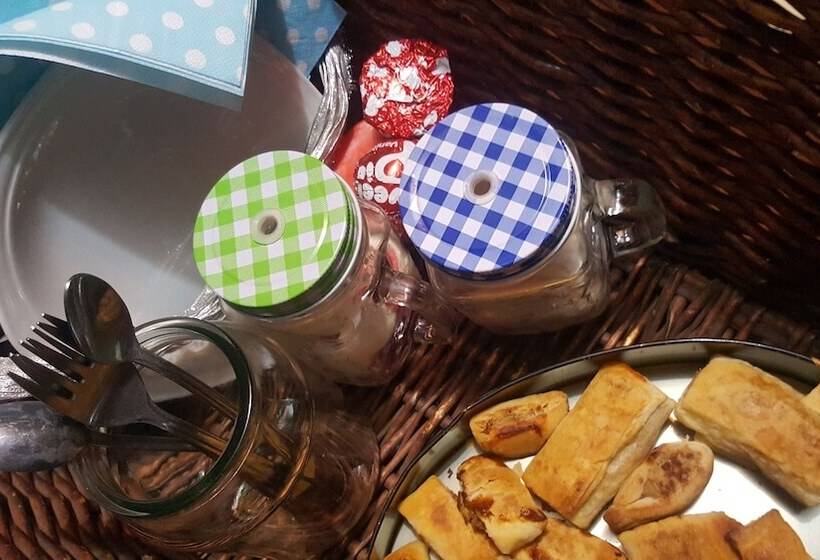 Bed and Breakfast Since 2006 African Silhouette Offers Safe, Tranquil And Highly Recommended Stays