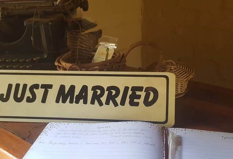 Bed and Breakfast Since 2006 African Silhouette Offers Safe, Tranquil And Highly Recommended Stays