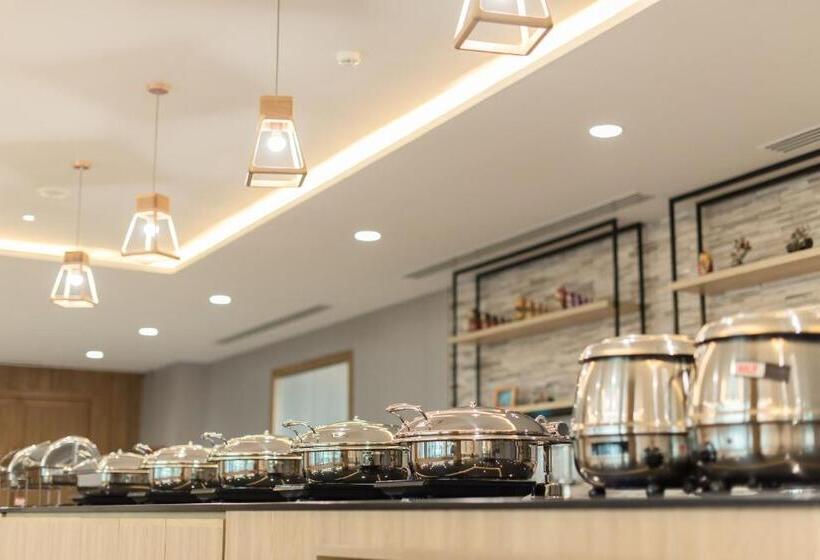 בית מלון כפרי Paragon Grand Resort