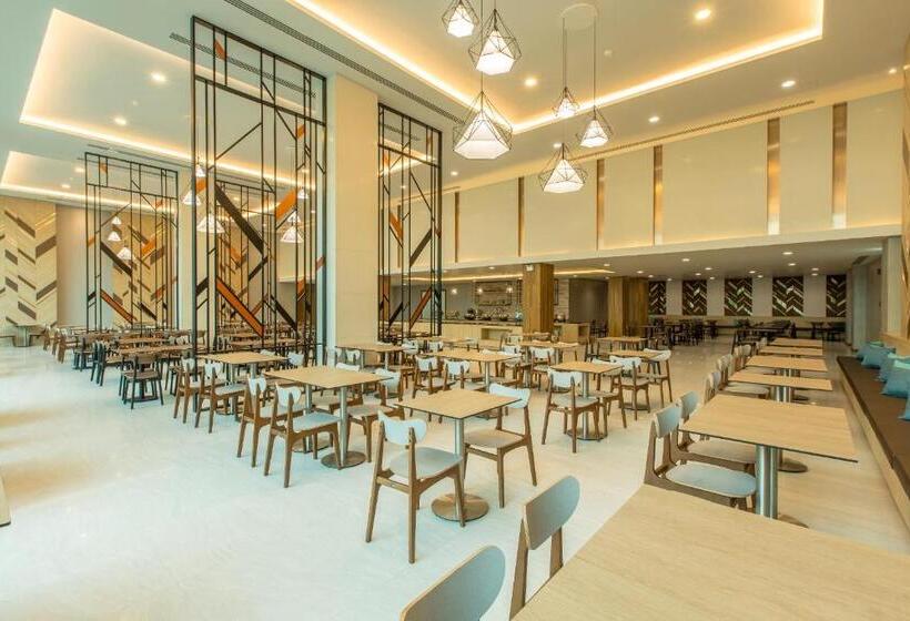 בית מלון כפרי Paragon Grand Resort