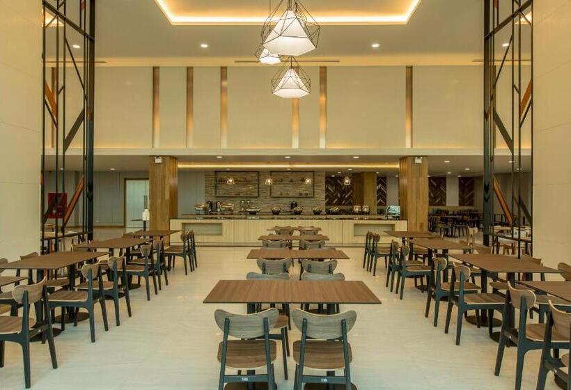 בית מלון כפרי Paragon Grand Resort