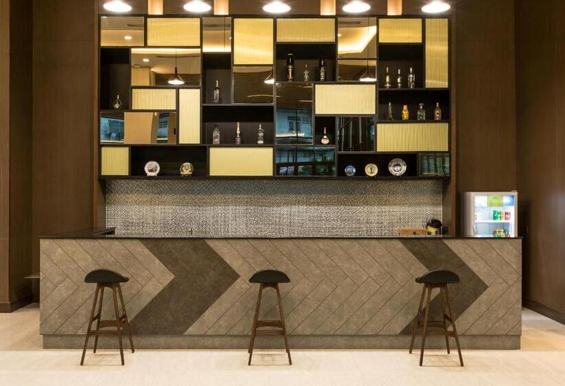 בית מלון כפרי Paragon Grand Resort