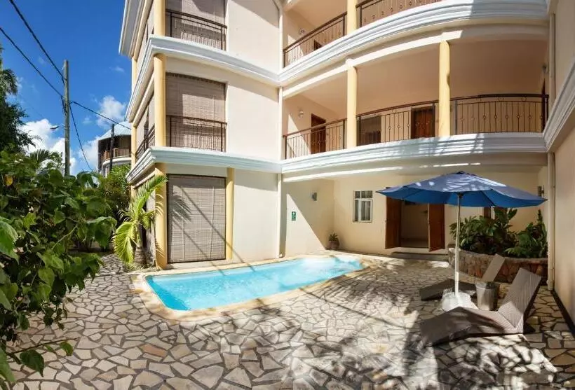 هتل Residence Le Palmiste