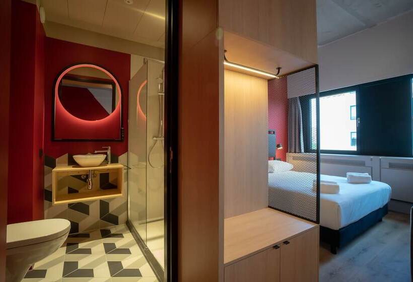 Отель Via Suites