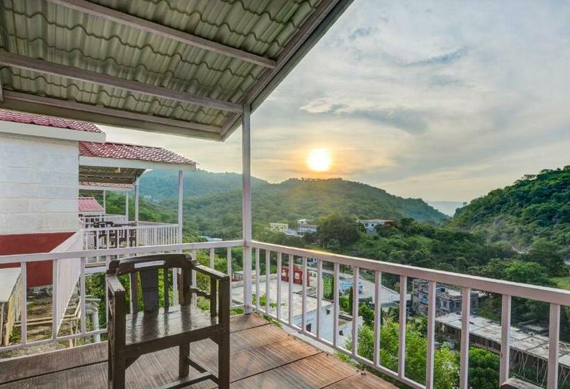 Hotel Treebo Kumbhal Castle, 2 Km From Kumbalgarh Fort