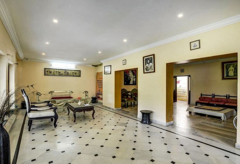 Hotel Treebo Kumbhal Castle, 2 Km From Kumbalgarh Fort