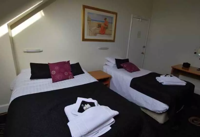 Отель Bailey Ground