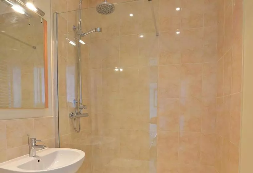 Отель Bailey Ground