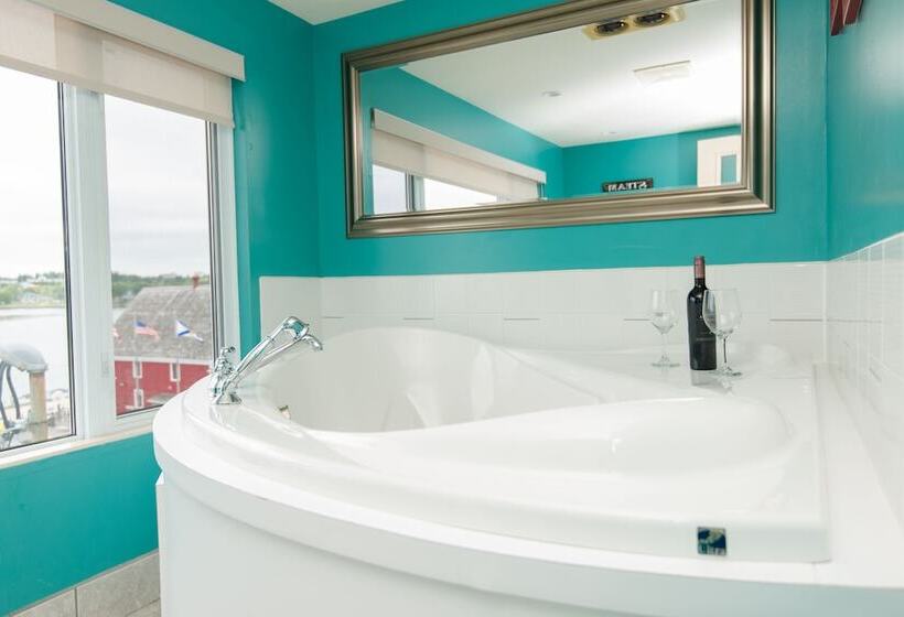 هتل Brigantine Inn & Suites