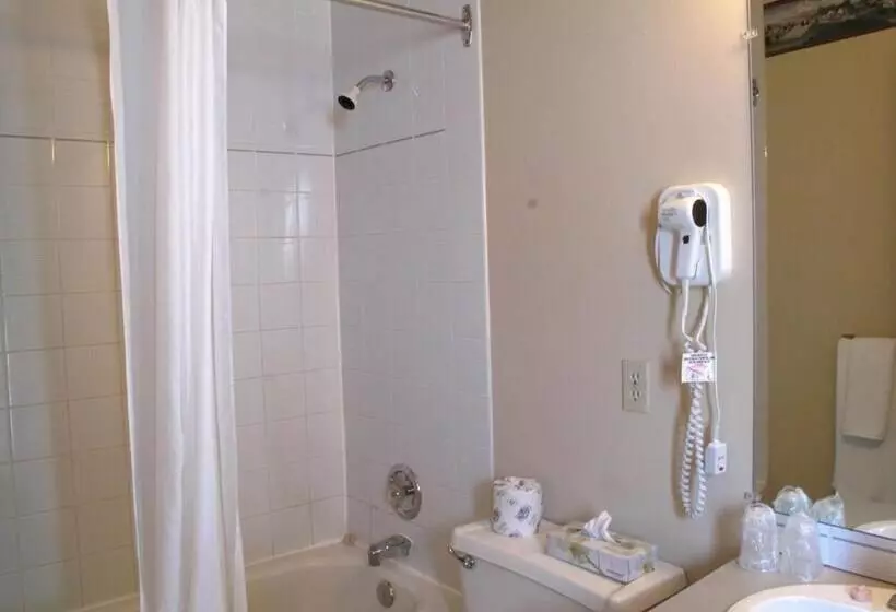 Hotel Brigantine Inn & Suites