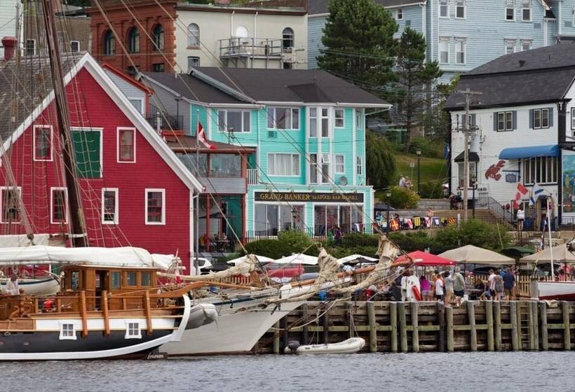 هتل Brigantine Inn & Suites