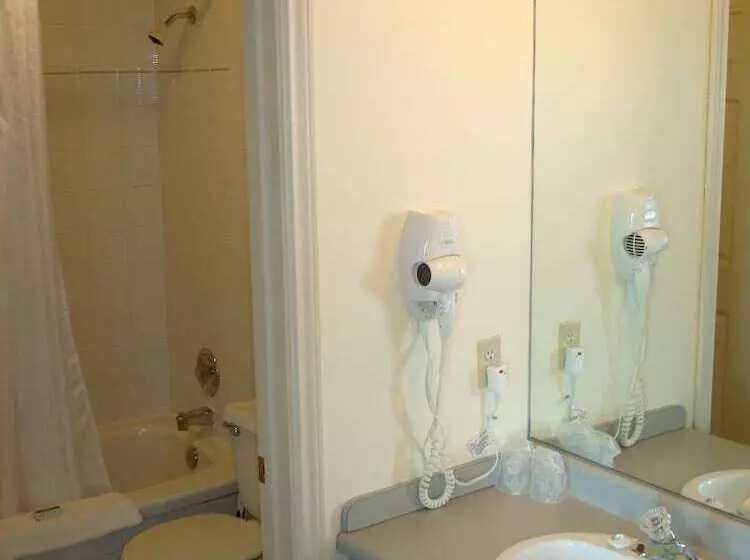 Hotel Brigantine Inn & Suites