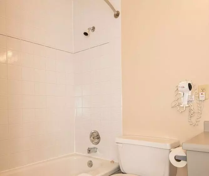 Hotel Brigantine Inn & Suites