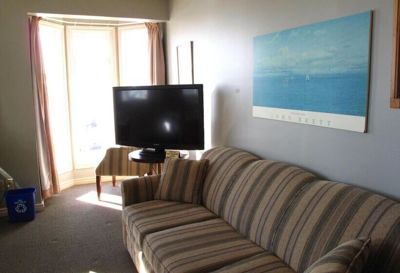 هتل Brigantine Inn & Suites