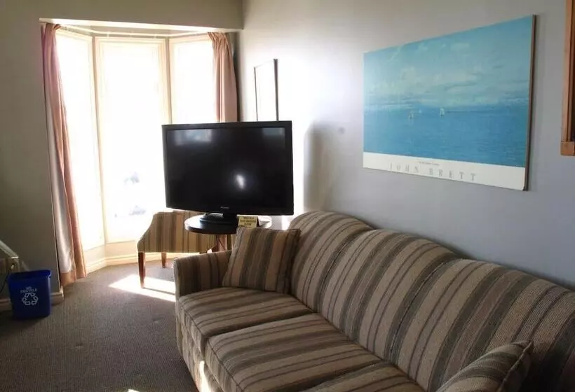 Hotel Brigantine Inn & Suites