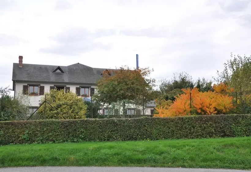 Отель Hôtel De Courteilles