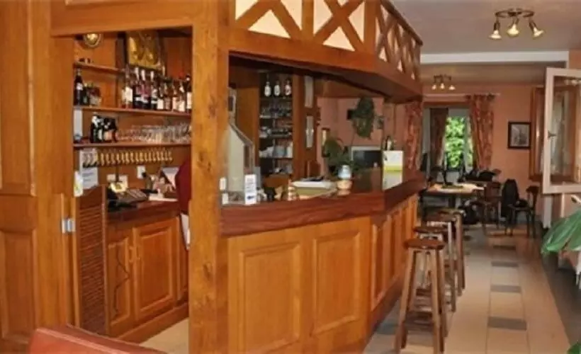 Отель Hôtel De Courteilles