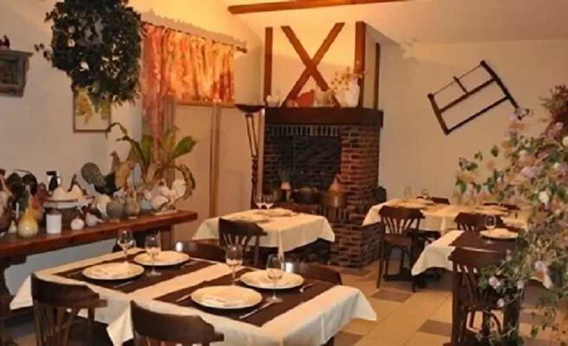 Отель Hôtel De Courteilles