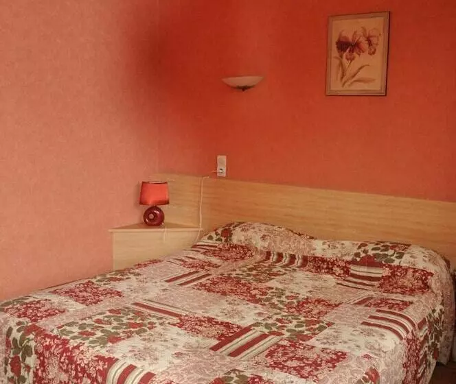 Отель Hôtel De Courteilles