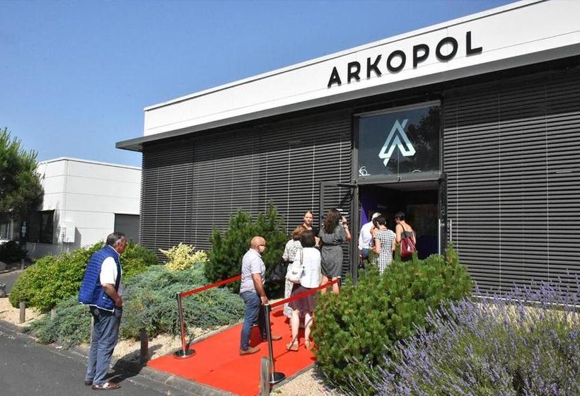 בית מלון כפרי Hôtel Quick Palace Tours Nord