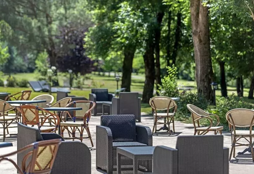 Отель Hôtel Restaurant Les 2 Rives   Logis Hôtels