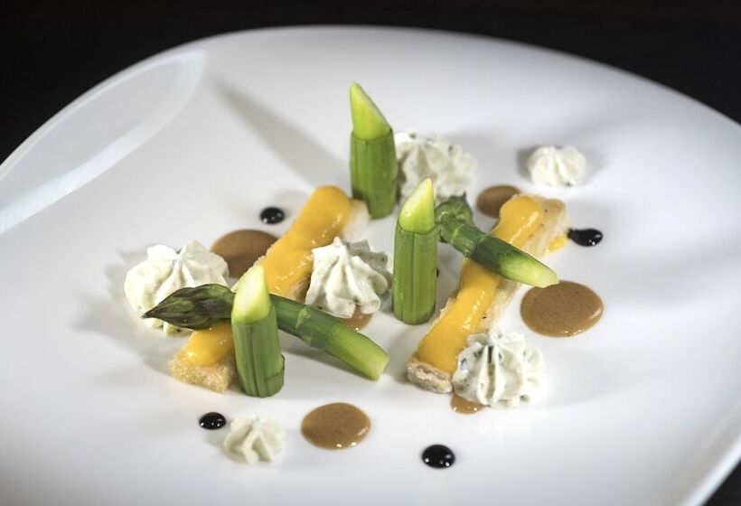 ホテル Hôtel Restaurant Les 2 Rives   Logis Hôtels