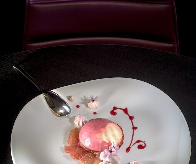 ホテル Hôtel Restaurant Les 2 Rives   Logis Hôtels