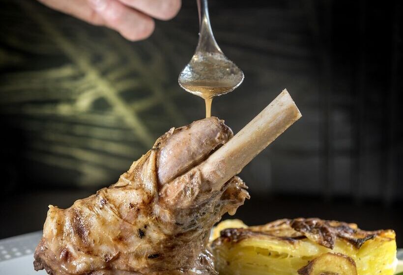 ホテル Hôtel Restaurant Les 2 Rives   Logis Hôtels