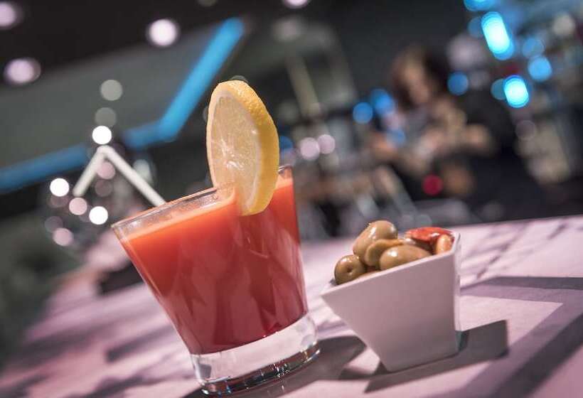 ホテル Hôtel Restaurant Les 2 Rives   Logis Hôtels