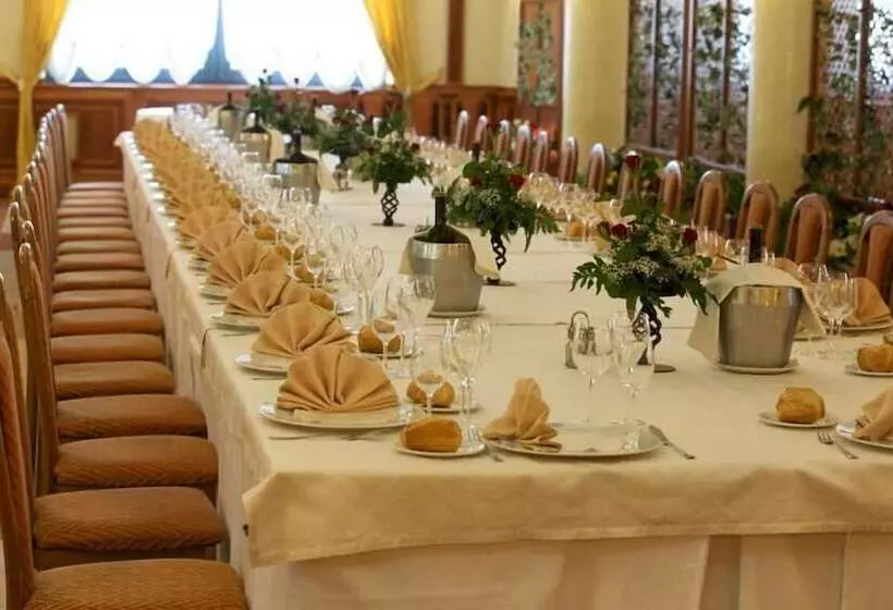 Hotelli Ristorante Al Boschetto