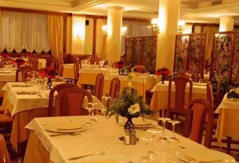 Hotelli Ristorante Al Boschetto