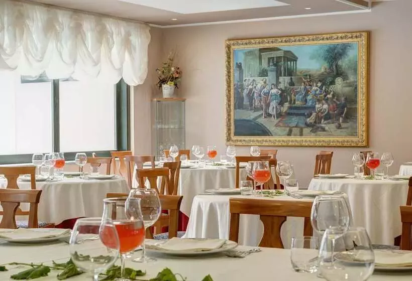 ホテル Santamaria Langhe